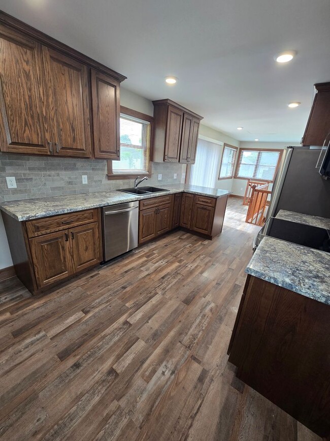 Building Photo - Fully Remodeled 4BR/2.5BA Home for Rent – ...