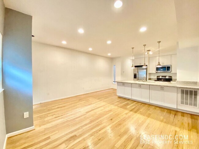 Photo - 1721 11th St NW Unidad #1
