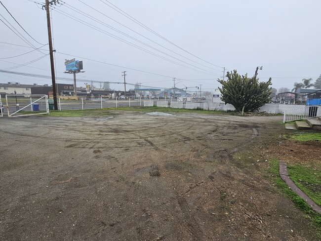 Photo - 2401 W Olive Ave