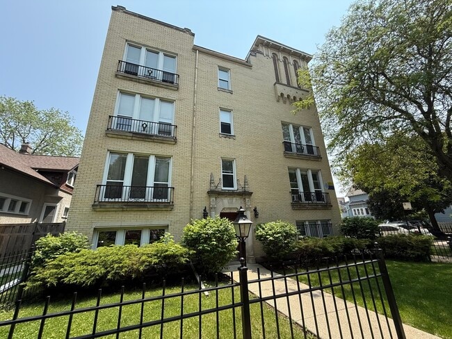 Building Photo - 4901 N Christiana Ave Unit 6 Rental