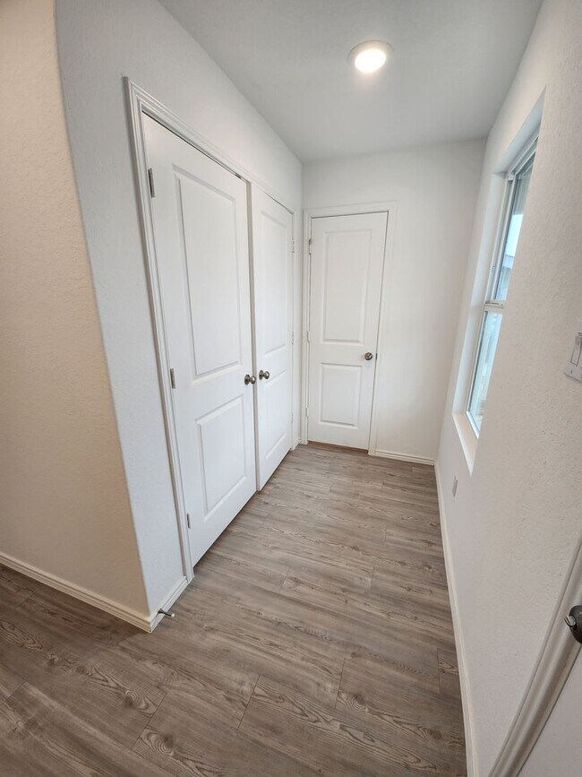 Photo - 4-bed, 2-bath gem in Hidden Trails- Bulverde TX- 4/2/2-6013 Companion Loop