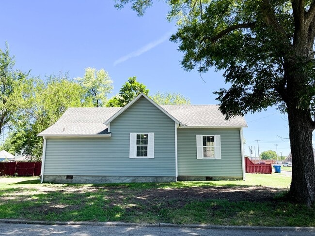Photo - Like NEW 2 Bedroom, 2 Bath House, Appliances Included, Very VERY NICE !!!
