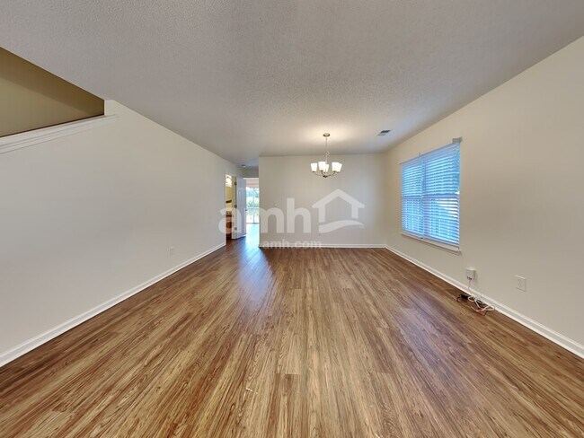 Photo - 516 Holiday Dr