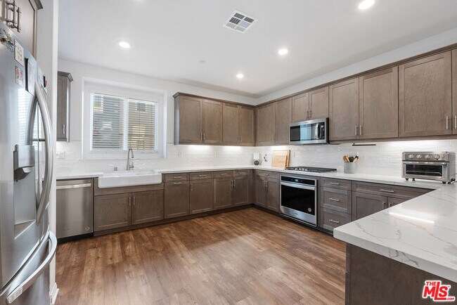 Photo - 749 Daniel Freeman Cir