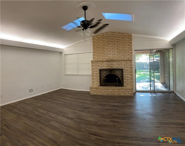 Photo - 1250 E Common St