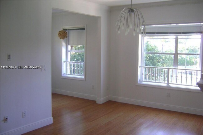 Photo - 4812 Pine Tree Dr Unit 201