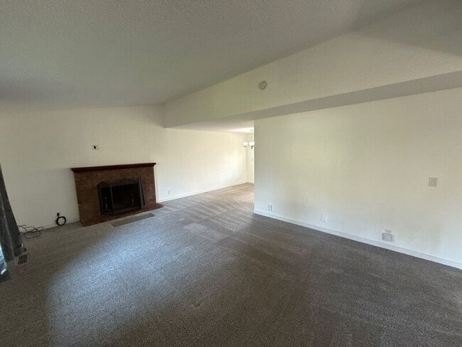 Photo - 869 Meadowlawn Dr SE