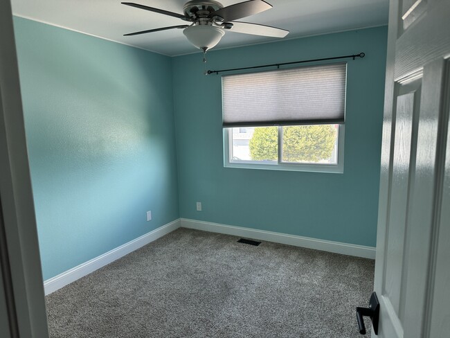Building Photo - 2271 Woodpark Dr Unit bedroom 1 Rental