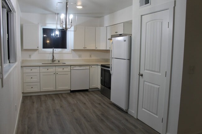 Building Photo - 890 Blind Nick Dr Unit 3