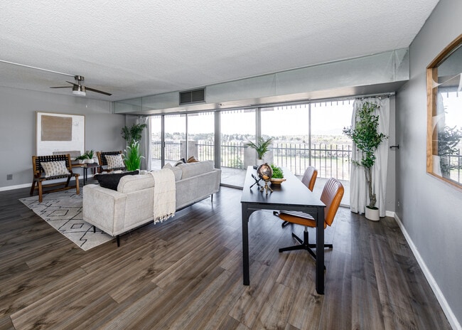Photo - 411 Lakewood Cir Unit B-913