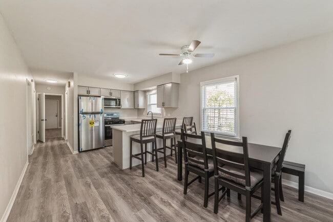 Photo - 856 E Capri Dr Unit 1