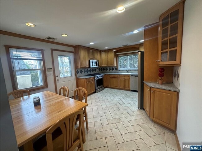 Photo - 74 Rosemont Ave