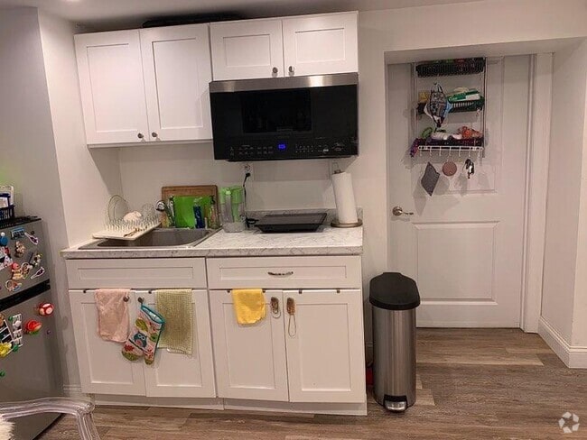 Building Photo - 52 S Border Rd Unit A Rental