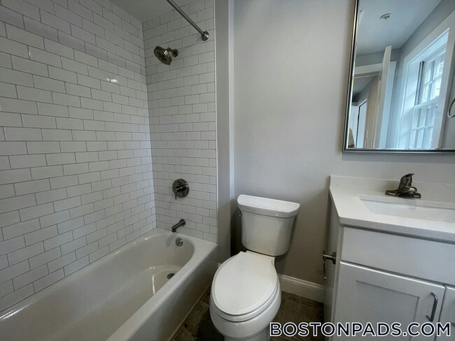 Photo - 328 Bank St Unit A3