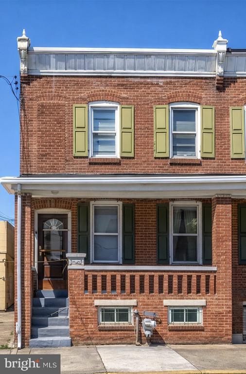 Photo - 601 Hawley St