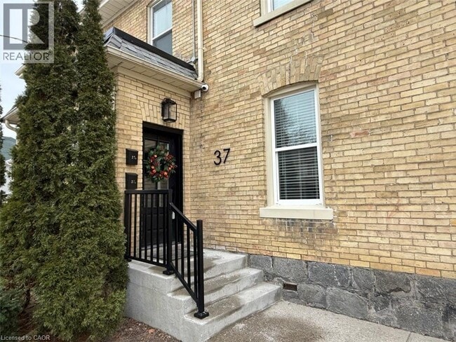 Photo - 37 Victoria Ave Unité A