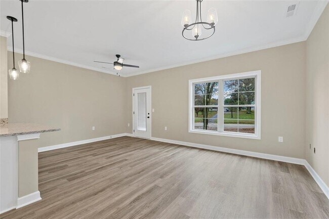 Photo - 905 Plano Rd