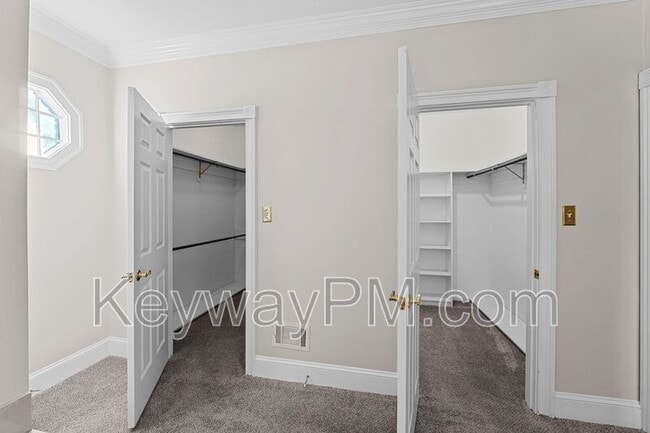 Photo - 954 Windmill Ln