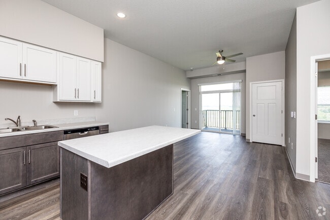 2BR, 1BA - 873-938 SF - Kitchen - 1200 Jade Apartments