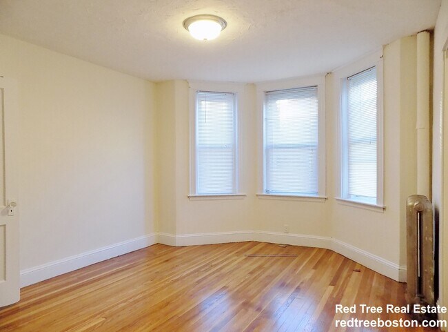 Building Photo - 11 Barrows St Unit 1