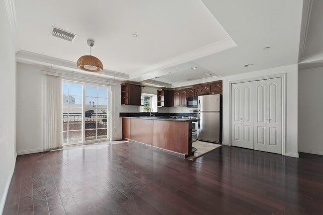 Photo - 700 S Ardmore Ave Unit #304