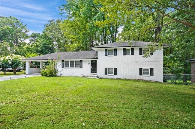 Photo - 1025 Hilburn Dr SE