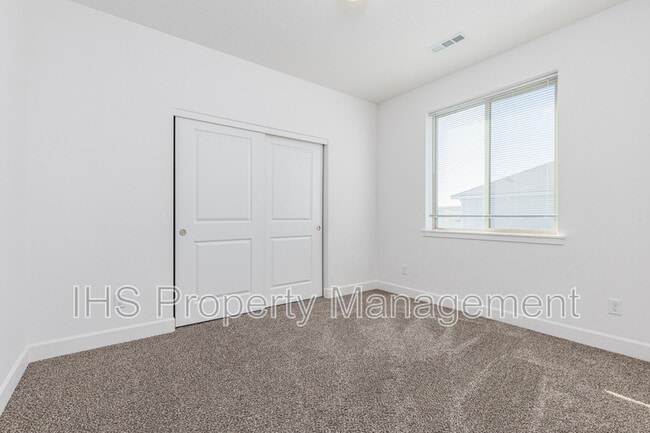 Photo - 1127 S Blueberry Pl
