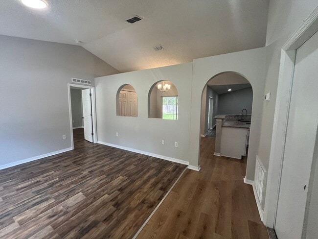 Photo - Spacious 4 Bedroom Home in Pine Grove!