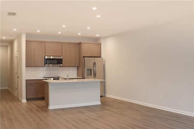 Photo - 479 Crown Dr