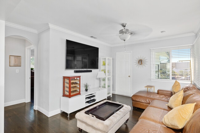 Photo - 1812 W Santa Cruz St