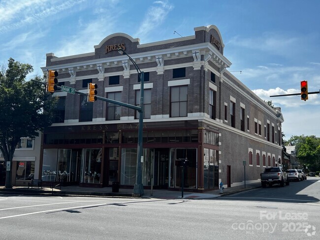 Building Photo - 300 S Main St Rental