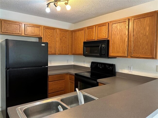 Photo - 12640 Somerset Oaks St