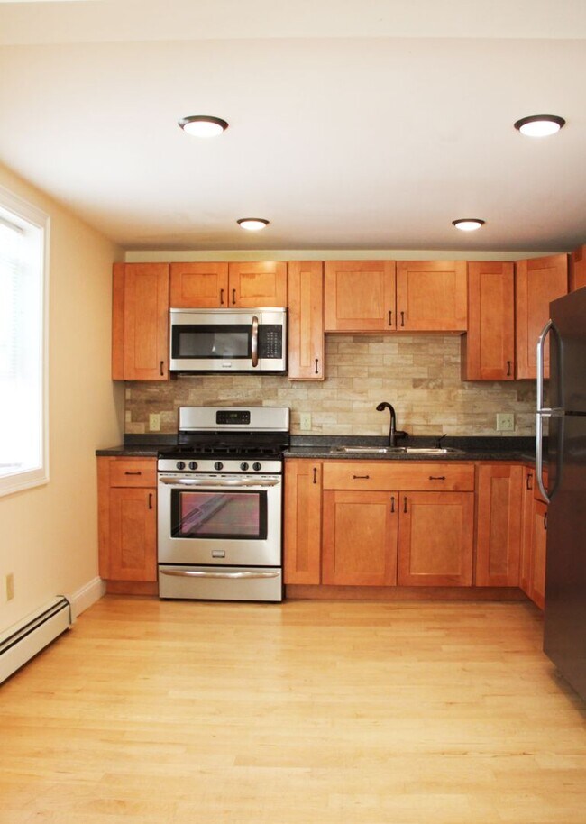 158 North St Unit F