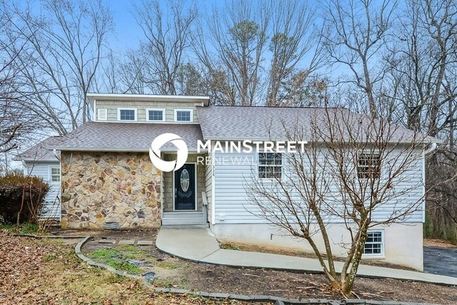 Building Photo - 4 Bedroom Pet-Friendly Home in Winston-Salem, NC with Main Street Renewal