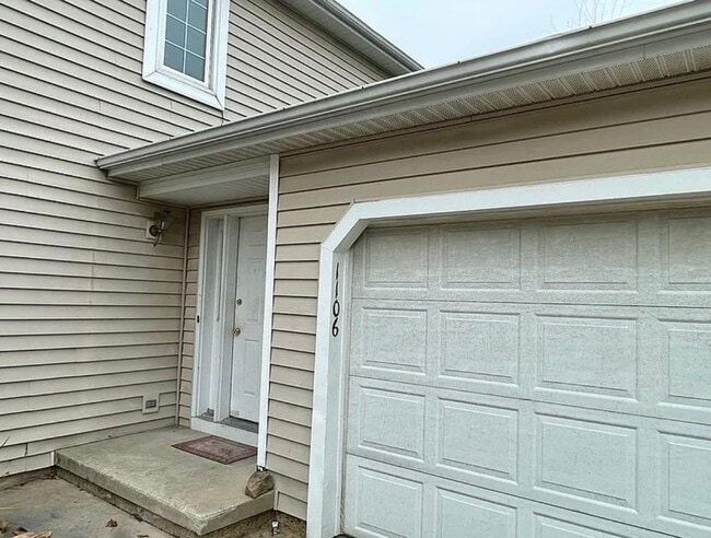 Building Photo - 1106 N Gammon Rd