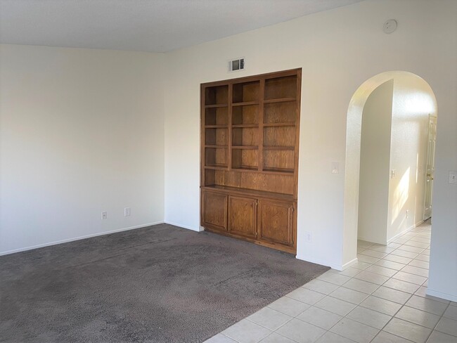 Photo - 1015 Angela Ct