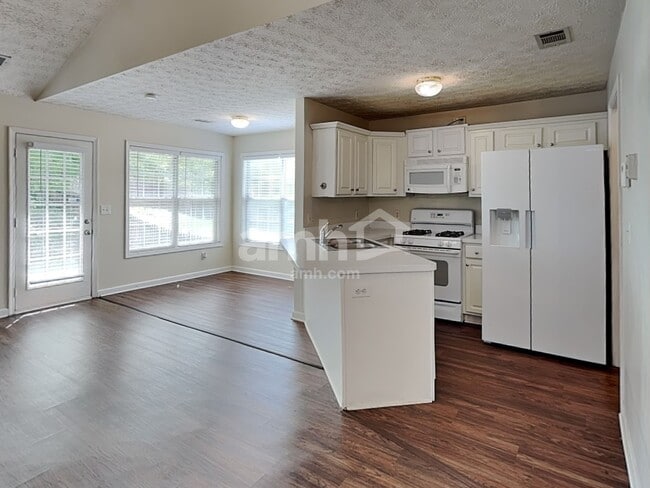 Photo - 740 Chatham Park Dr