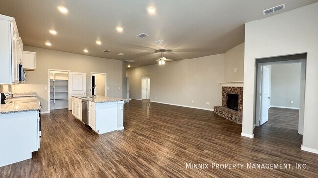 Photo - 2006 Kenwood Ave