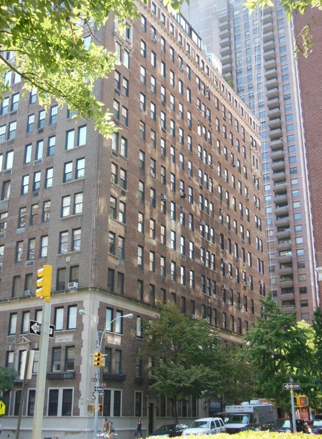 Primary Photo - 1112 Park Ave