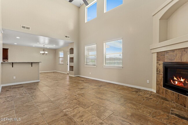 Photo - 405 Saltford Pl