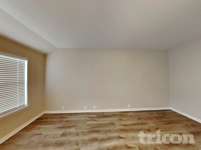 Photo - 225 Bison Meadow Dr