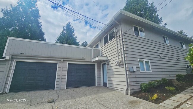 Building Photo - Modern  Studio, 1 Bath in Prime Roosevelt ... Rental