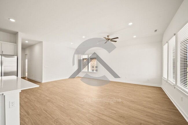 Photo - 621 Riley Ln