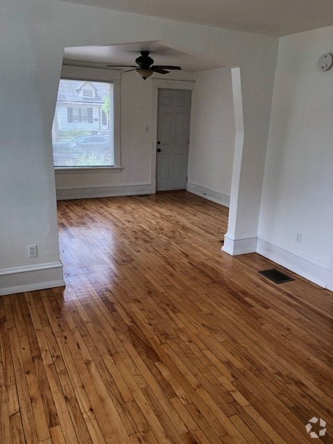 Building Photo - 1709 Buchanan St NE Unit 1 Rental