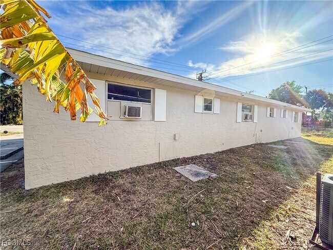 Photo - 3744 Estelle Ave