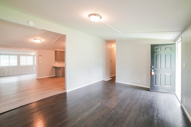 Photo - 8501 E 91 St