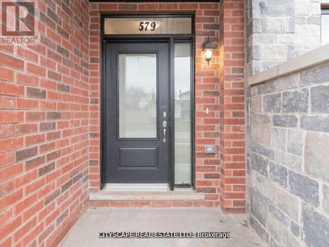 Photo - 579 Wedgewood Dr