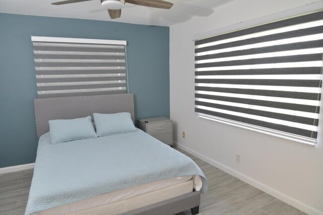 Photo - 5898 Via Delray