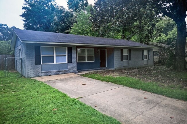 Photo - 2031 Wellborn Dr