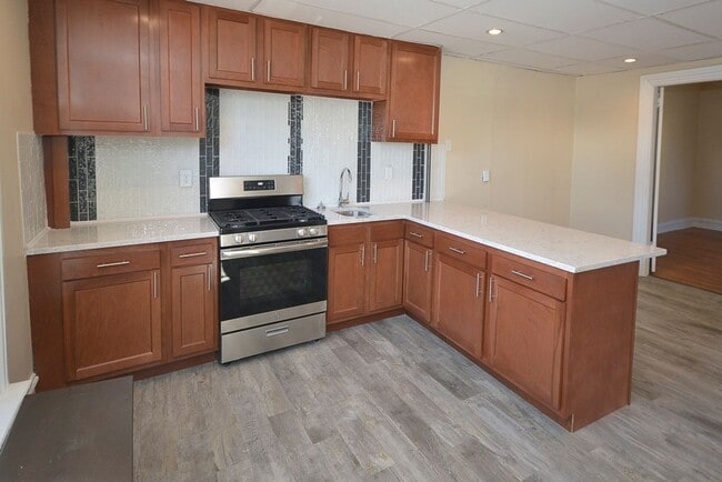 Spacious 1bed/1bath on main floor of with ... - Spacious 1bed/1bath on main floor of with ... Apartment Unit 1
